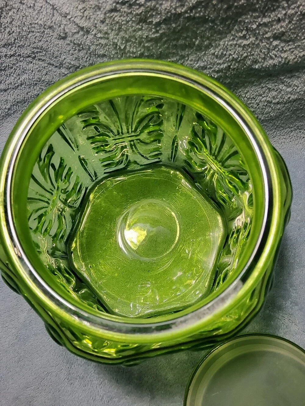 Vintage LE Smith Atterbury Scroll Green Glass Large Apothecary Jar Canister Lid